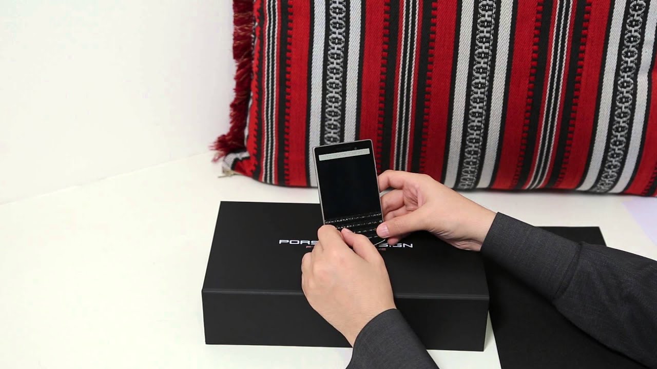 مراجعة وعرض لجهاز Blackberry Porsche P9983