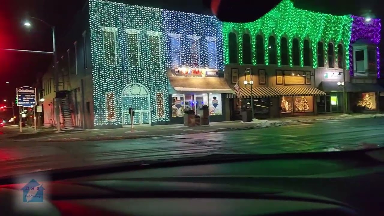 Oskaloosa Christmas lights with added music!