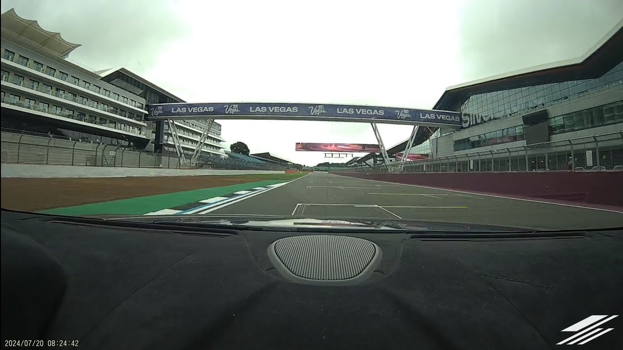 2020 Aston Martin V8 Vantage - Silverstone International Circuit
