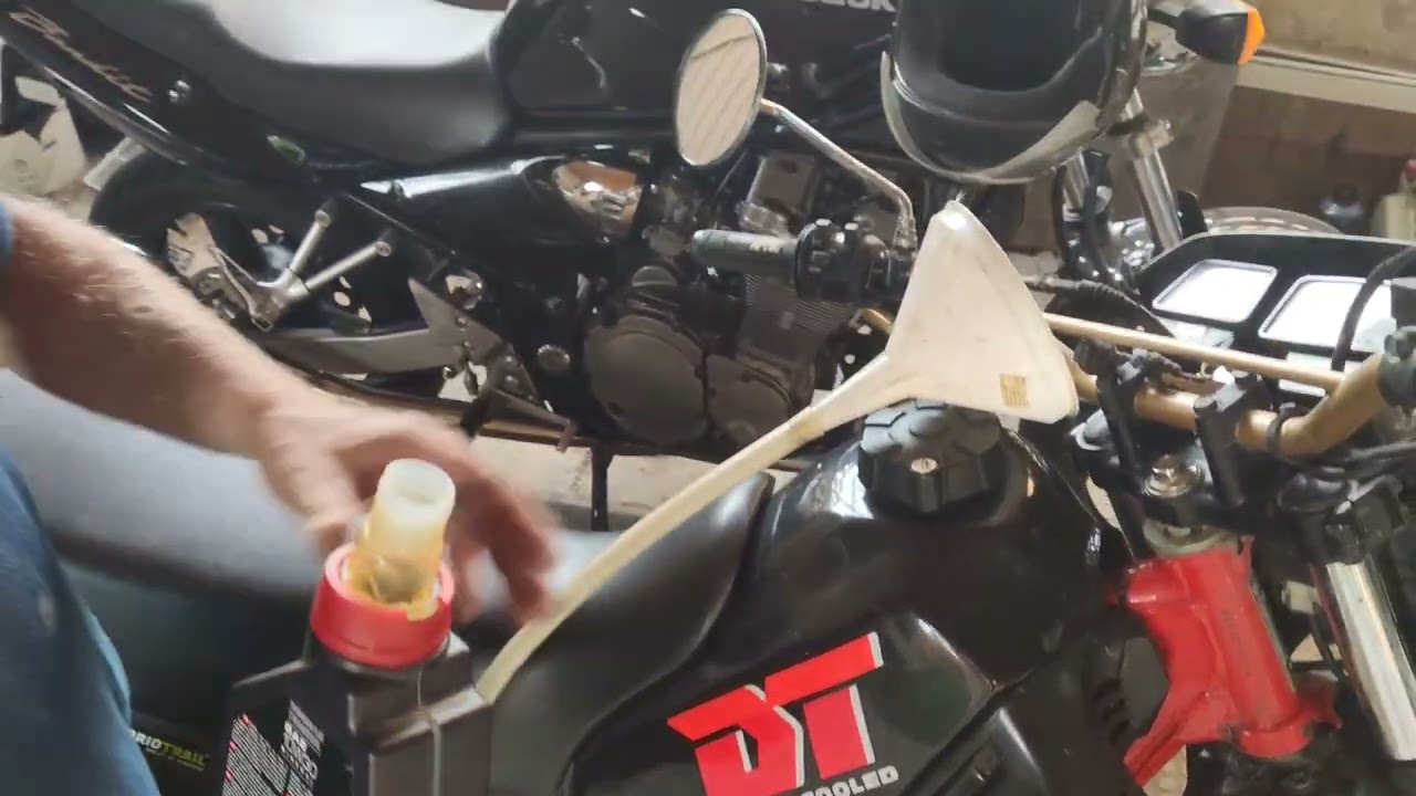 Cambio de aceite Yamaha DT