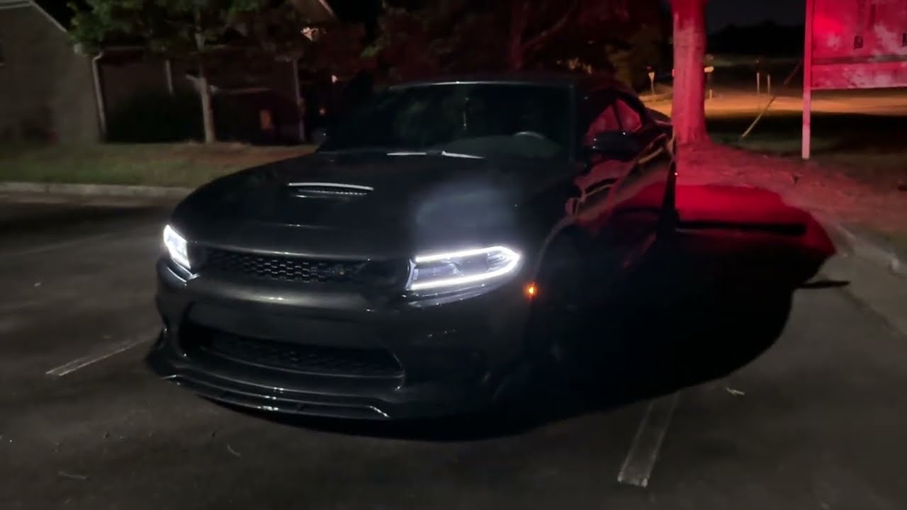 It's 5 am come with me to the gym in a 392 ScatPack (500+hp). Day 10 of Project Diesel Hobbit.