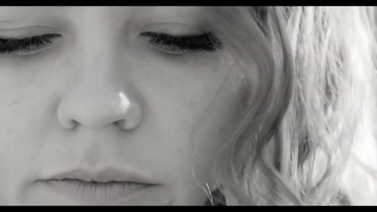 BLUE (Ben Drummond Featuring Sarah Morris)
