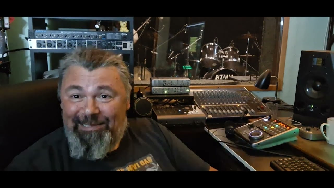 Gosn Bandar, Piknik Studio - Uloga umetnosti u bolesnom društvu
