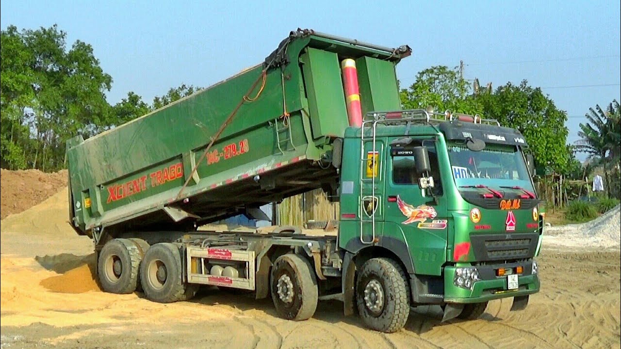 Xe Ô Tô Tải Ben Howo 4 Chân Chở Và Đổ Cát | Dump Truck | TienTube TV