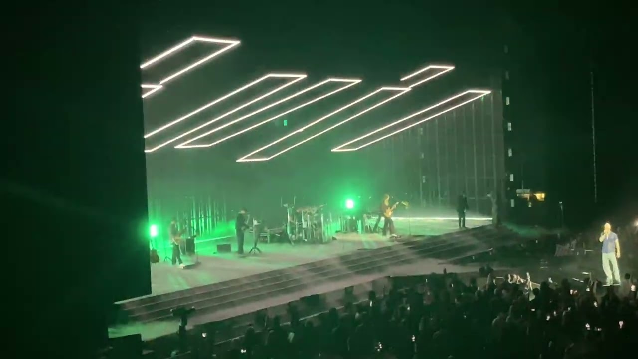 Maroon 5 M5LV concert Las Vegas