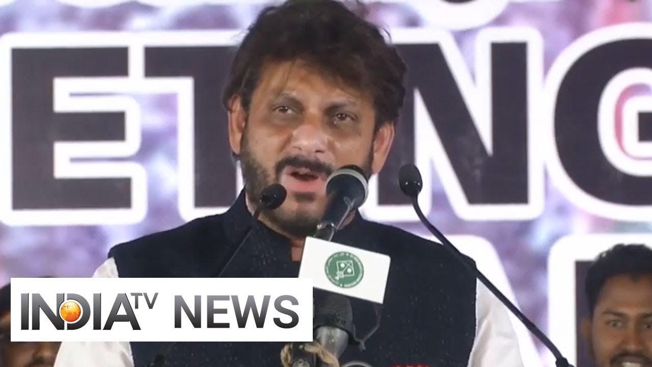 Waris Pathan refuses to apologise for his '15 crore vs 100 crore' remark