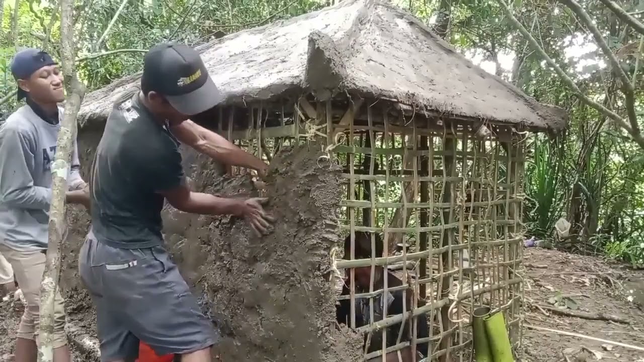 Camping together, building a very beautiful clay shelter 