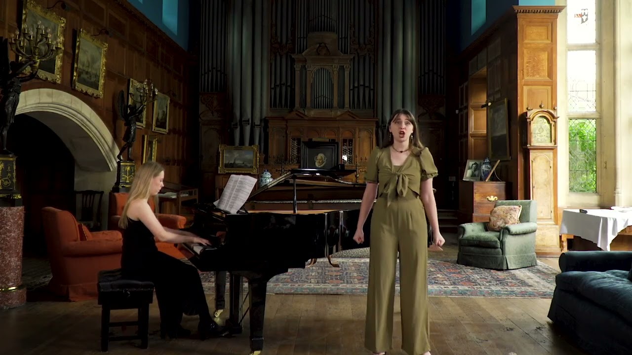 The Clown performed by Maria Willis and Veera Piilo