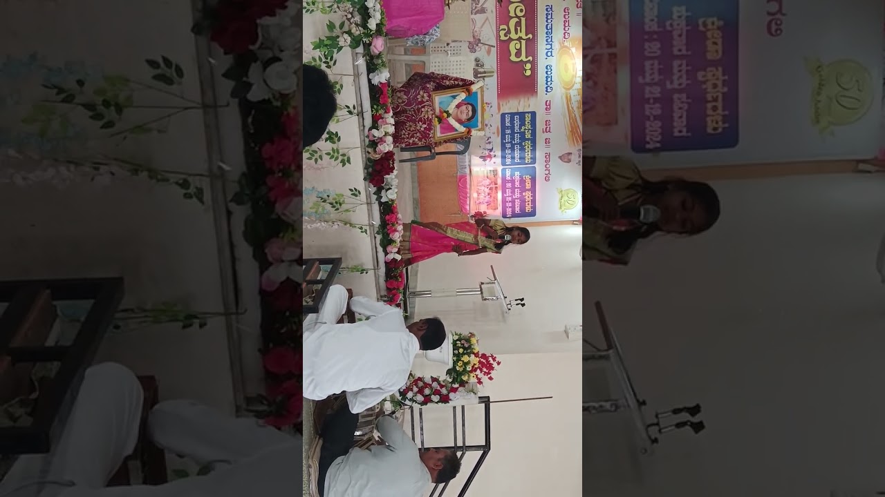 Subaha savere lekar tera naam prabhu....sung by Sonali Mane 7th STD Samata Ashram School Umadi 