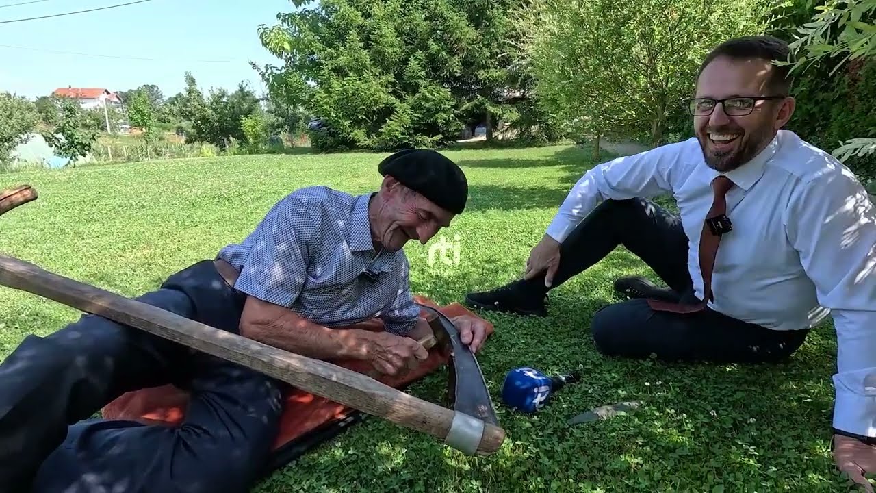 Plaku 89 vjeçar- ditën e kalon me punë fushe, ndërsa natën duke lexur Kur'an - RTI