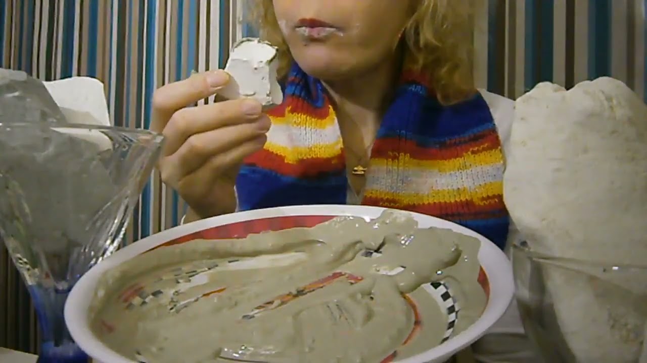 Swallow chalk Badger in Blue Uzbek and Crimean paste. Ем мел 