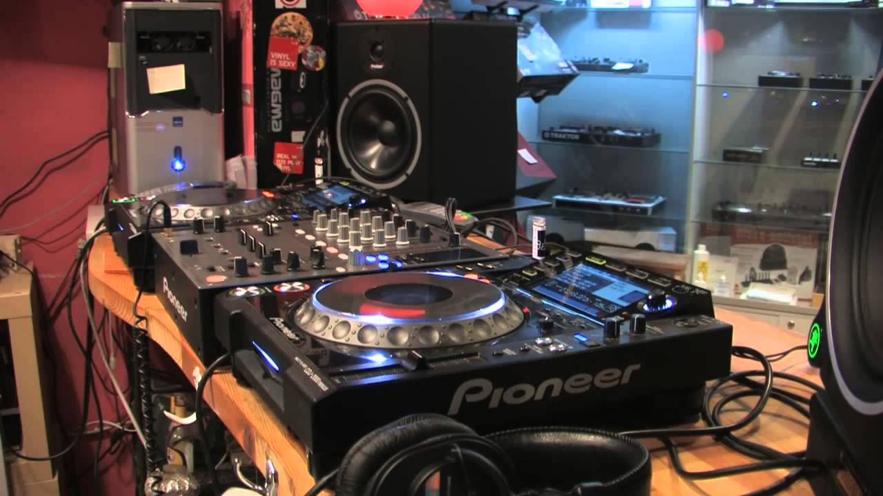 Phil Weeks @ Baza Record Shop (RTS FM SPB 9.08.2014)