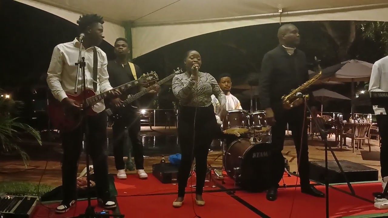 Miriam Makeba - Hapo Zamani ( Live  Performance )