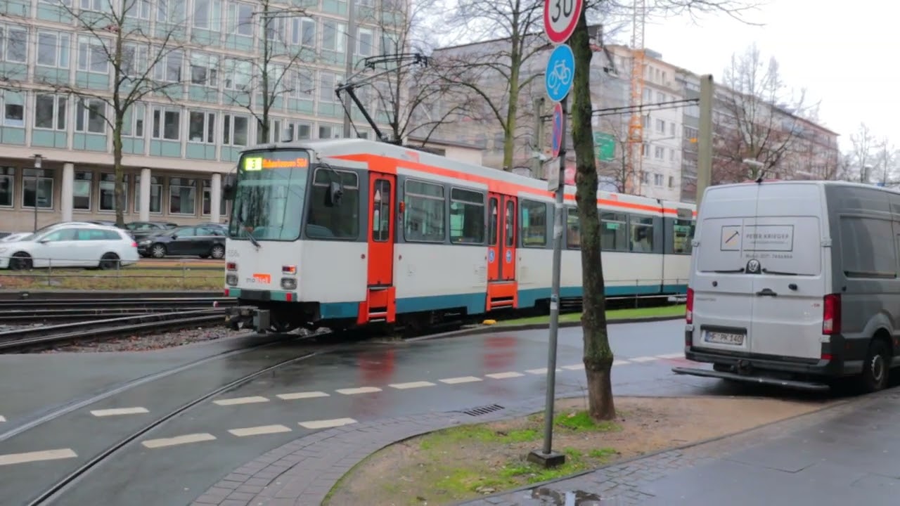 M8C 550+558 zur Hst. Rathaus mit Begegnung von M8C 553+559 als Gegenzug  zur Hst .Dürkopp Tor6