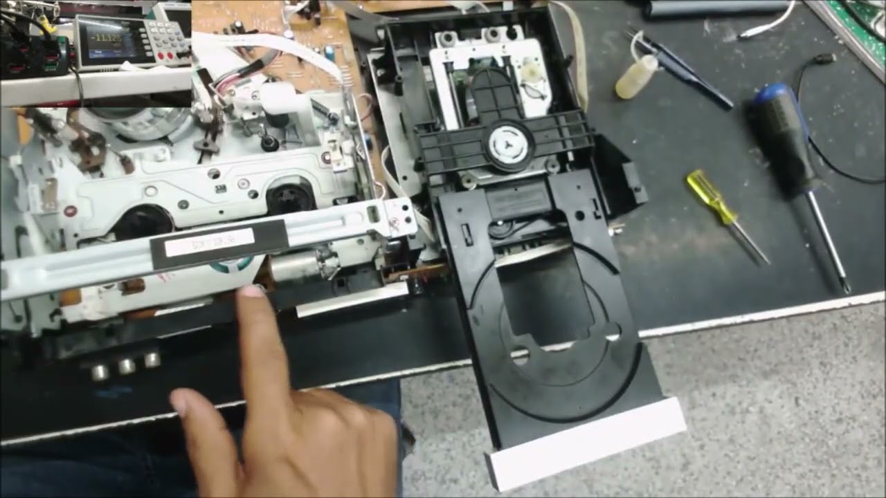 Polaroid DVC 2000 DVD & VCR player wont turns on ERROR