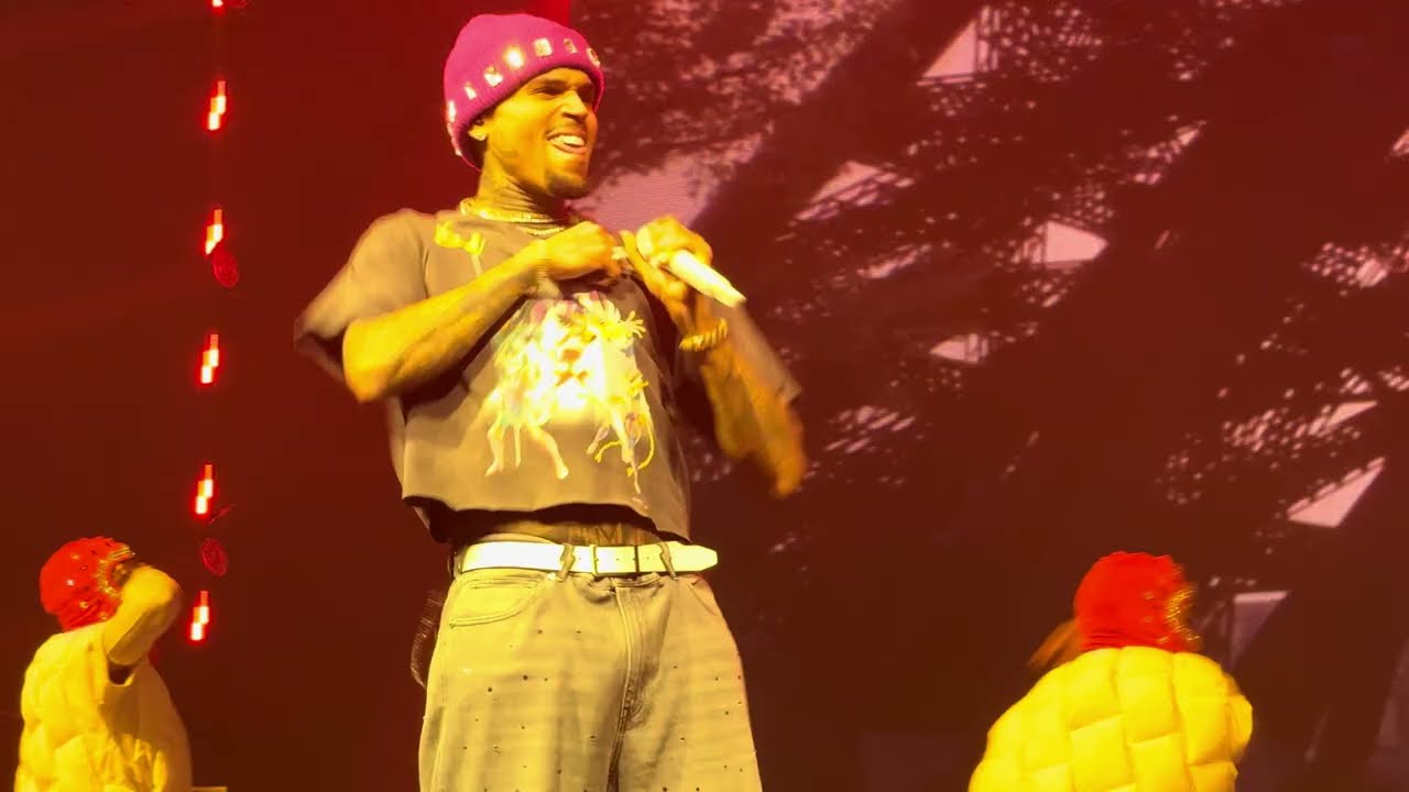 Chris Brown - Press Me (Live) 4K