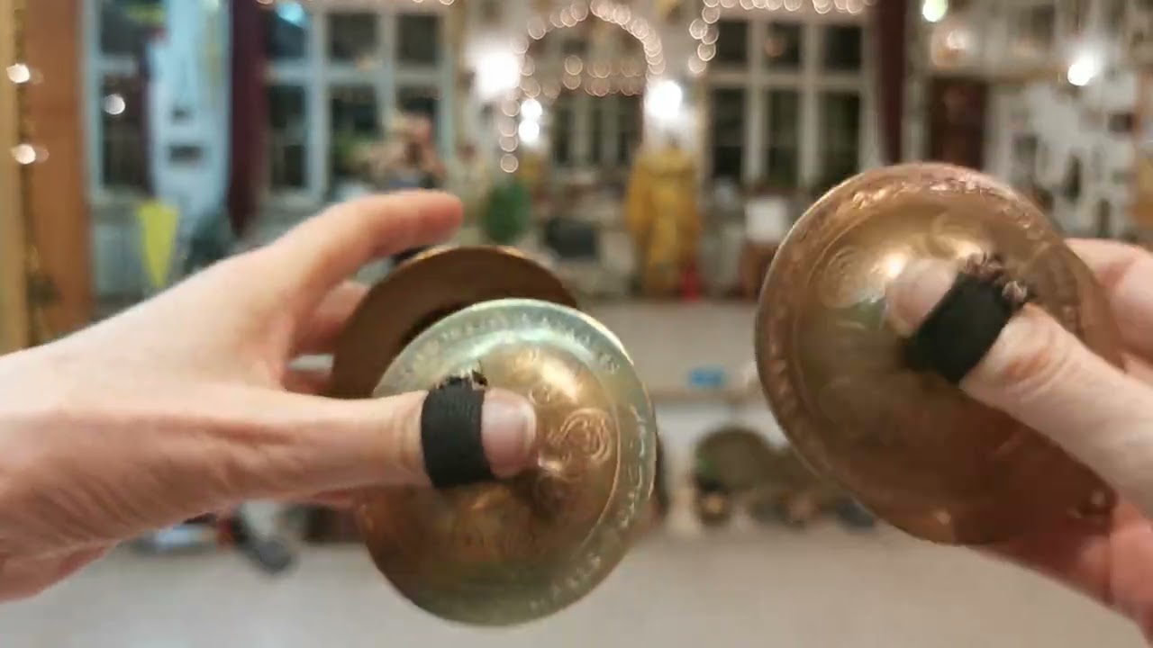 Fingercymbal spil til  trin hofte ud