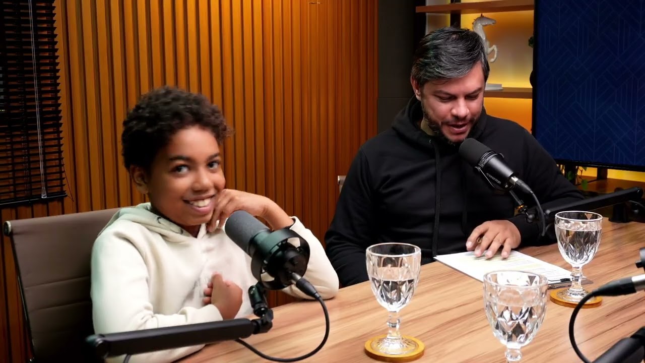 Você trocaria um emprego CLT por um negócio próprio? | TJCast com André Passos e Flávia Ribeiro  #70