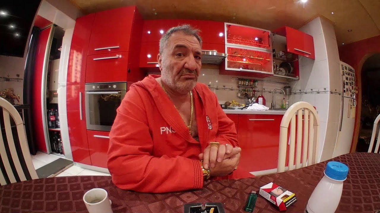 DOUA CEASURI DE AUR SI O ZAMA DE MACRIS