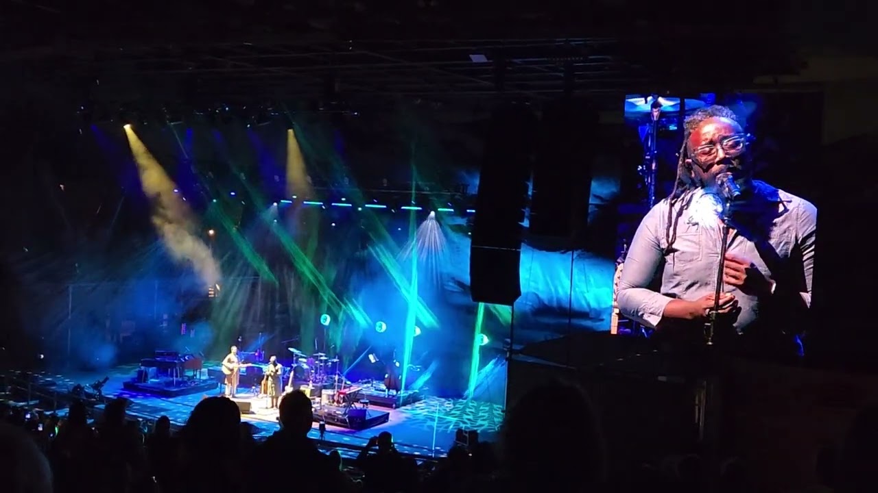 Amos Lee at Red Rocks - Violin / Landslide