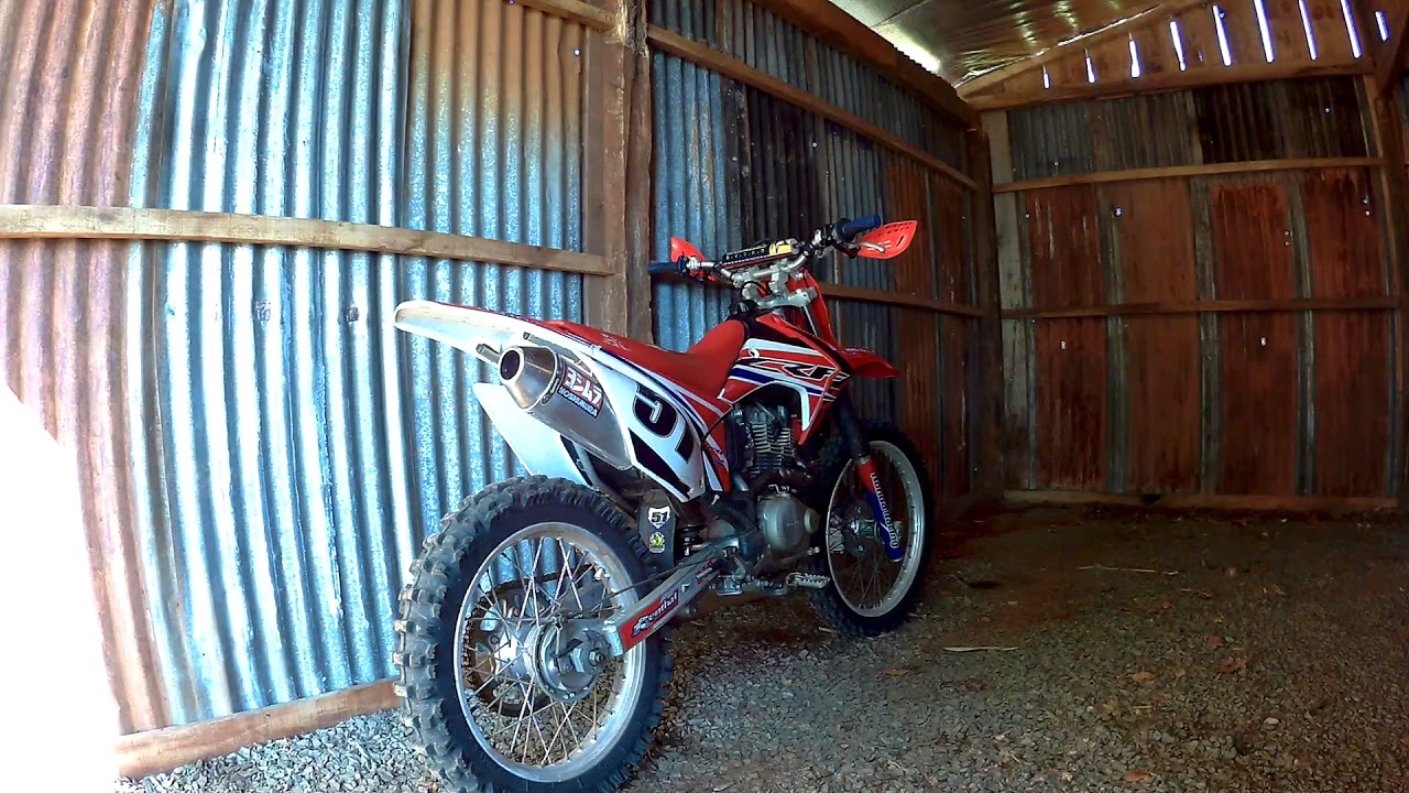 CRF230 preparada com escape yoshimura