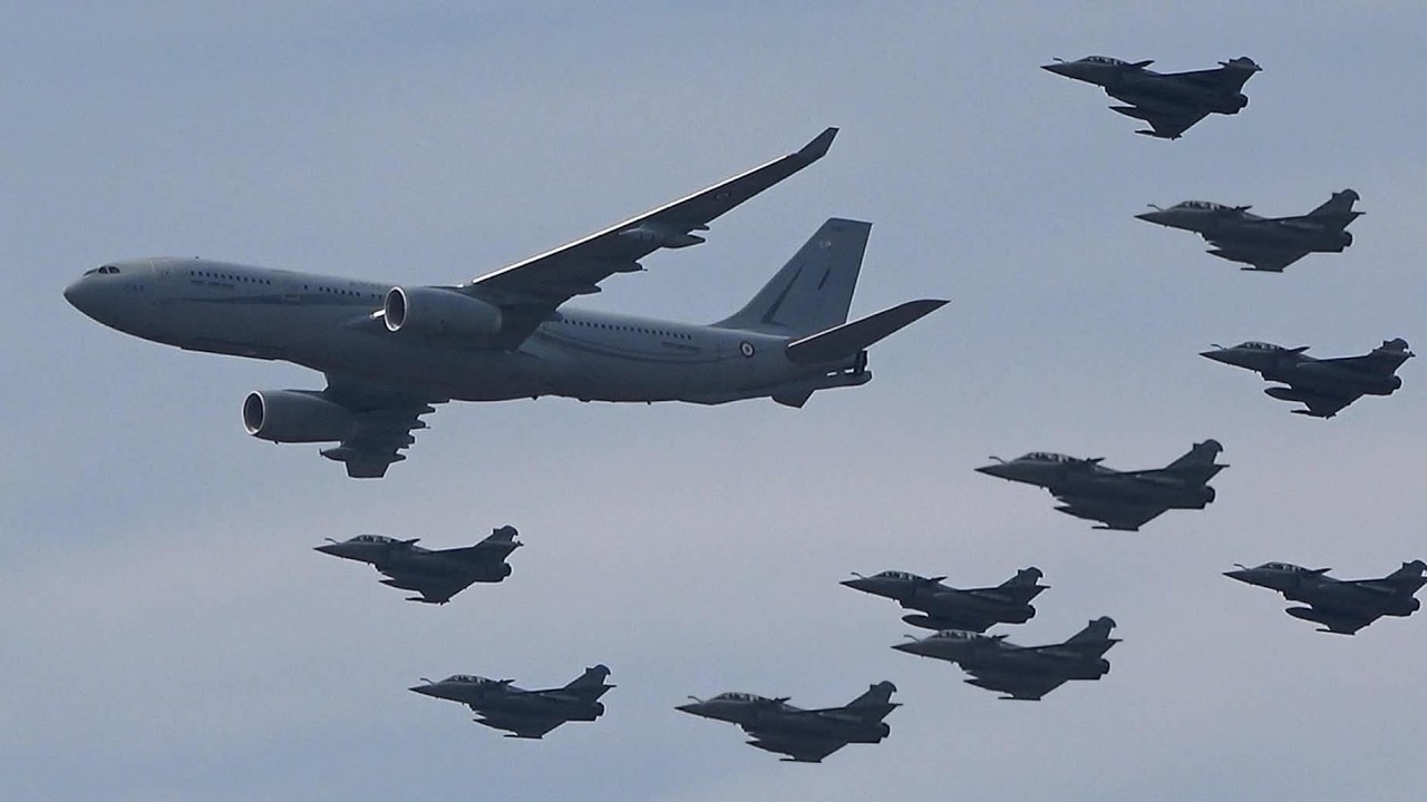 French national day ! 14 July, 2026 🇫🇷 Aerial parade ! D&eacute;fil&eacute; a&eacute;rien du 14 juillet, Plane Spotting