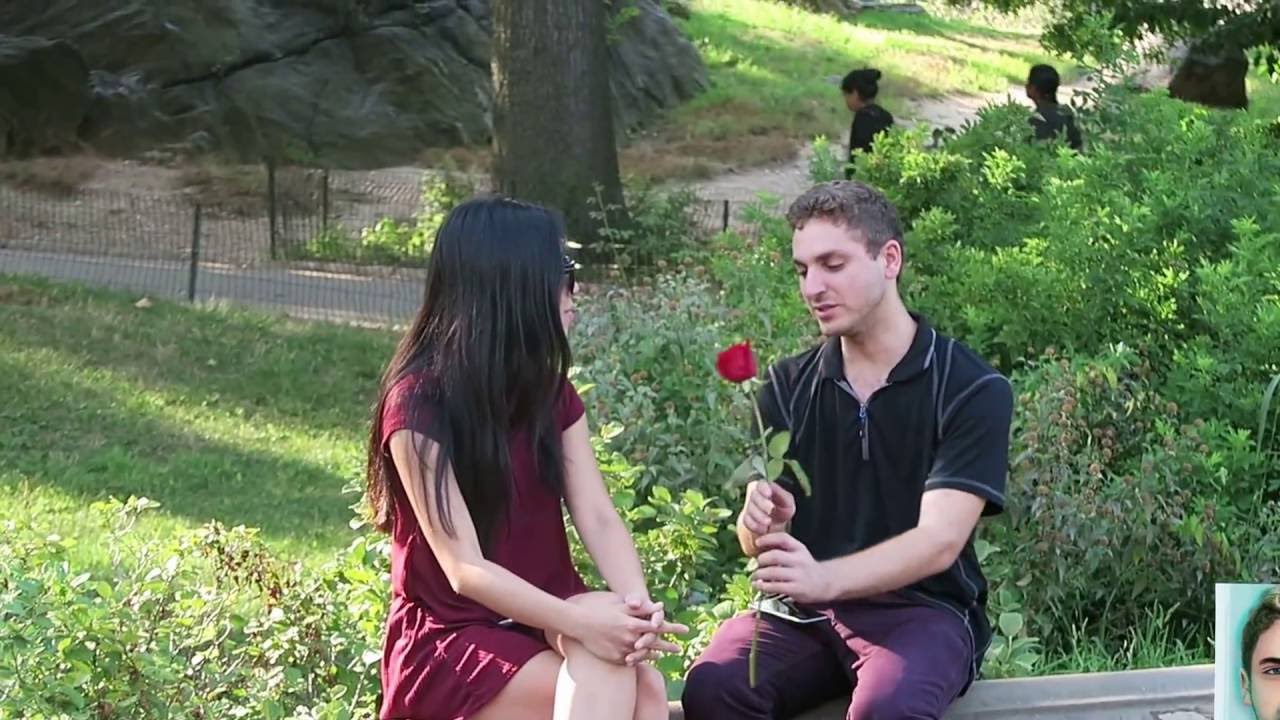 Serenading the Youngest CEO in China For a Kiss!!!
