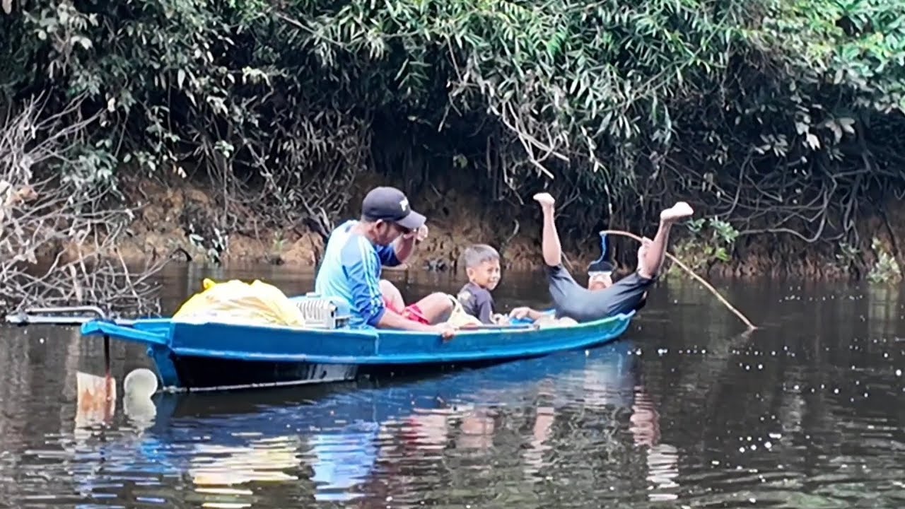 MENJALA KAWANAN IKAN LAIS
