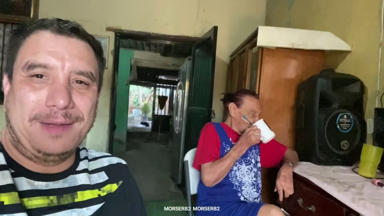 Gilberton el joto de tierra blanca (enojada por una serenata que le dieron)