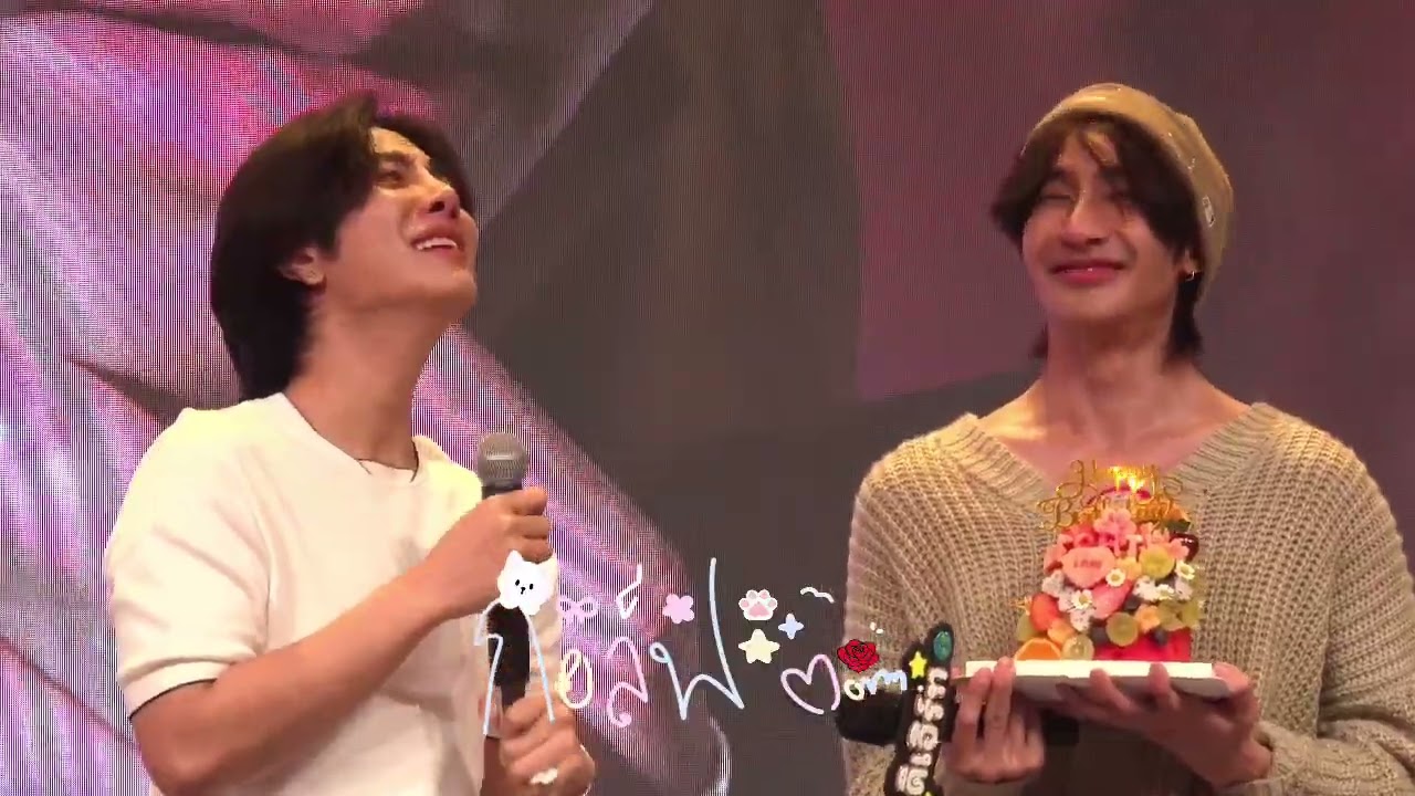 น้องมิกซ์ถือเค้กอวยพรวันเกิดพี่เอิร์ท #EarthTheaterOfLove