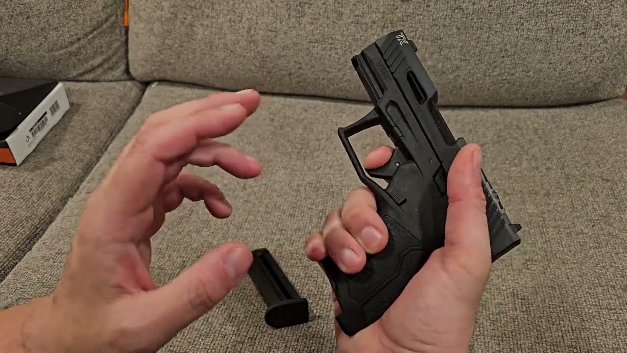 Taurus TX 22 Compact. Первый взгляд (меньше размер, но всё равно очень весело)