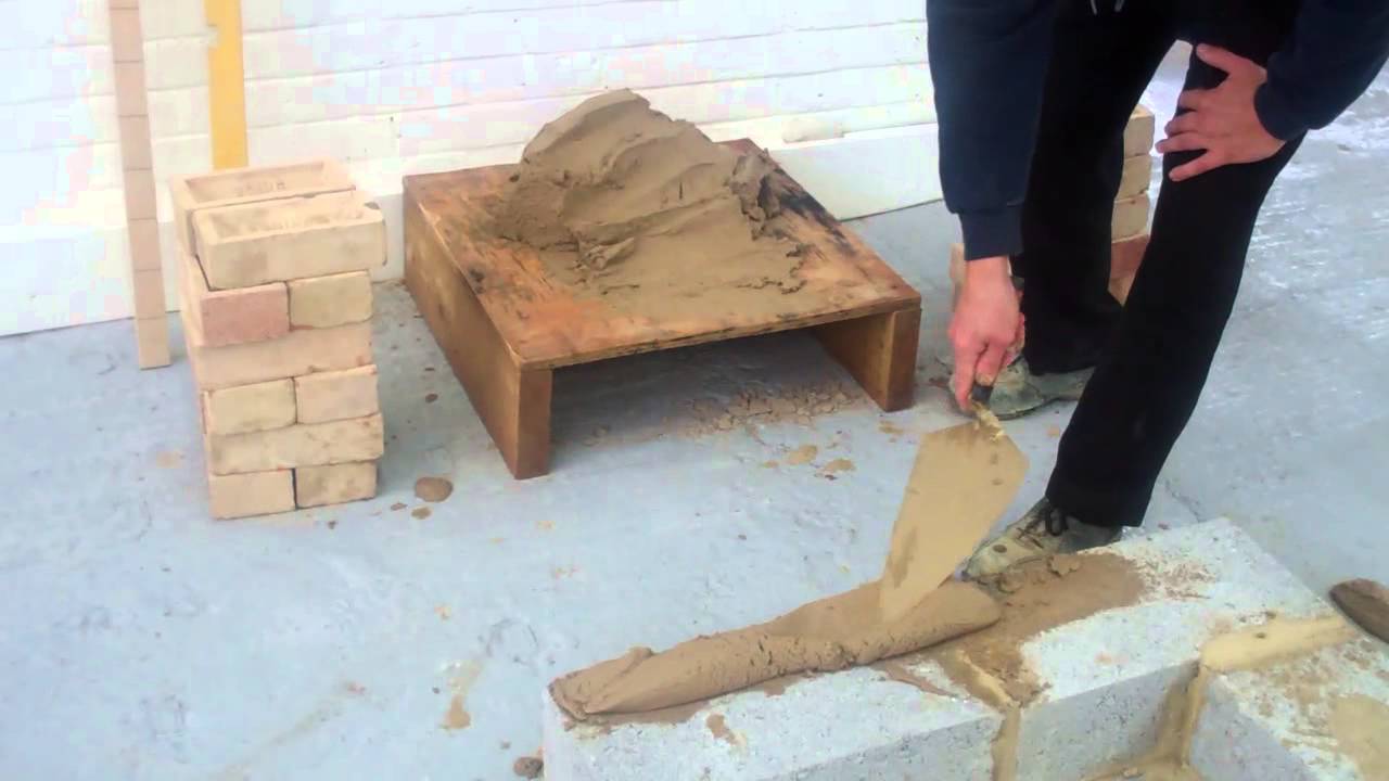 Brickwork, video 1. Mortar spread