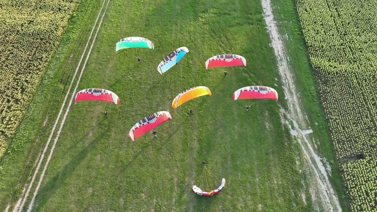 Trening czyni mistrza, czyli stawianie skrzydeł paralotnia podczas szkolenia w Paraelement