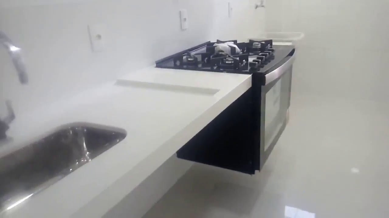 Pia de cozinha com fogão embutido flutuante