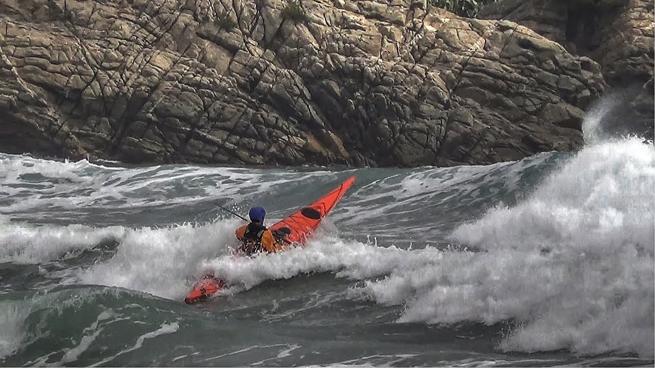 AnArKiK KAYAK SURFING (22-03-15)