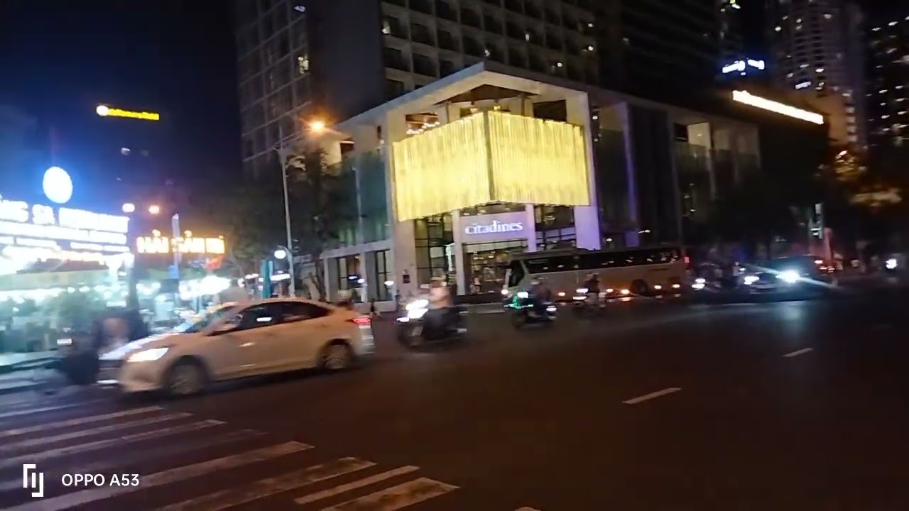 Du lịch lang thang đường Trần Phú Nha Trang 