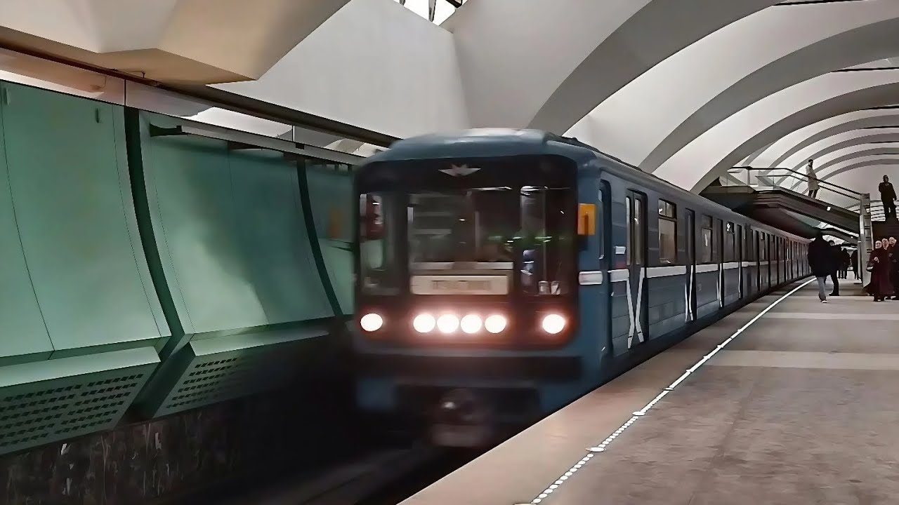 выезд обкатки Номерного из оборотного тупика на станцию «Зябликово»