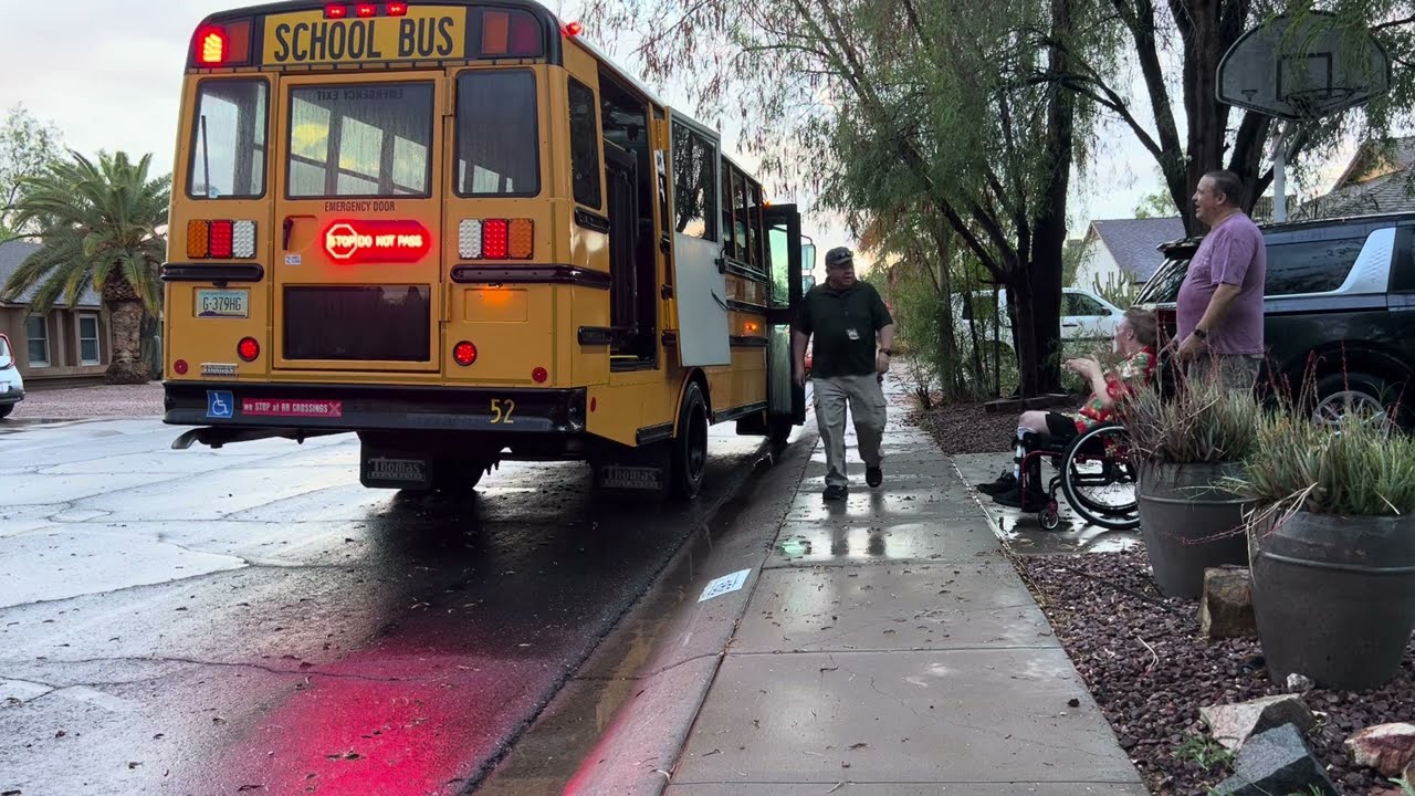 Stormy Surfer Sagan bus