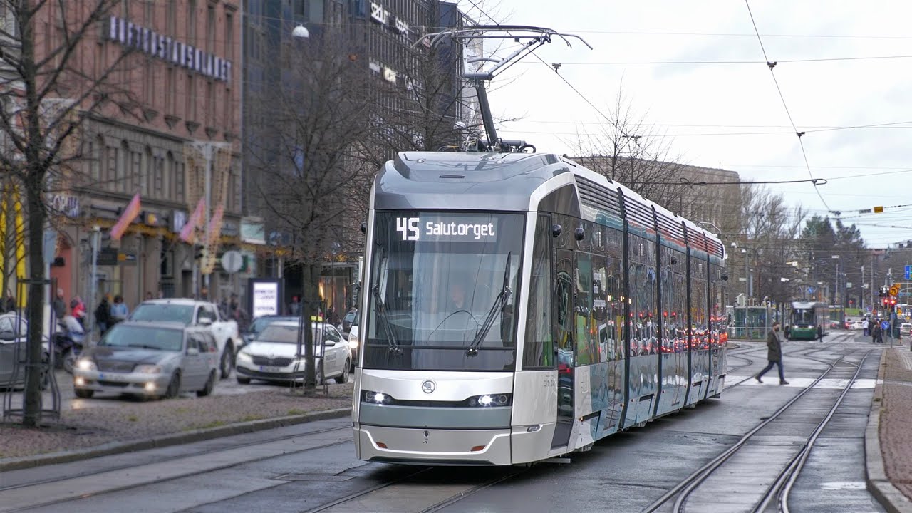 Raide-Jokeriratikka Helsingin keskustassa (Škoda ForCity Smart Artic X54)
