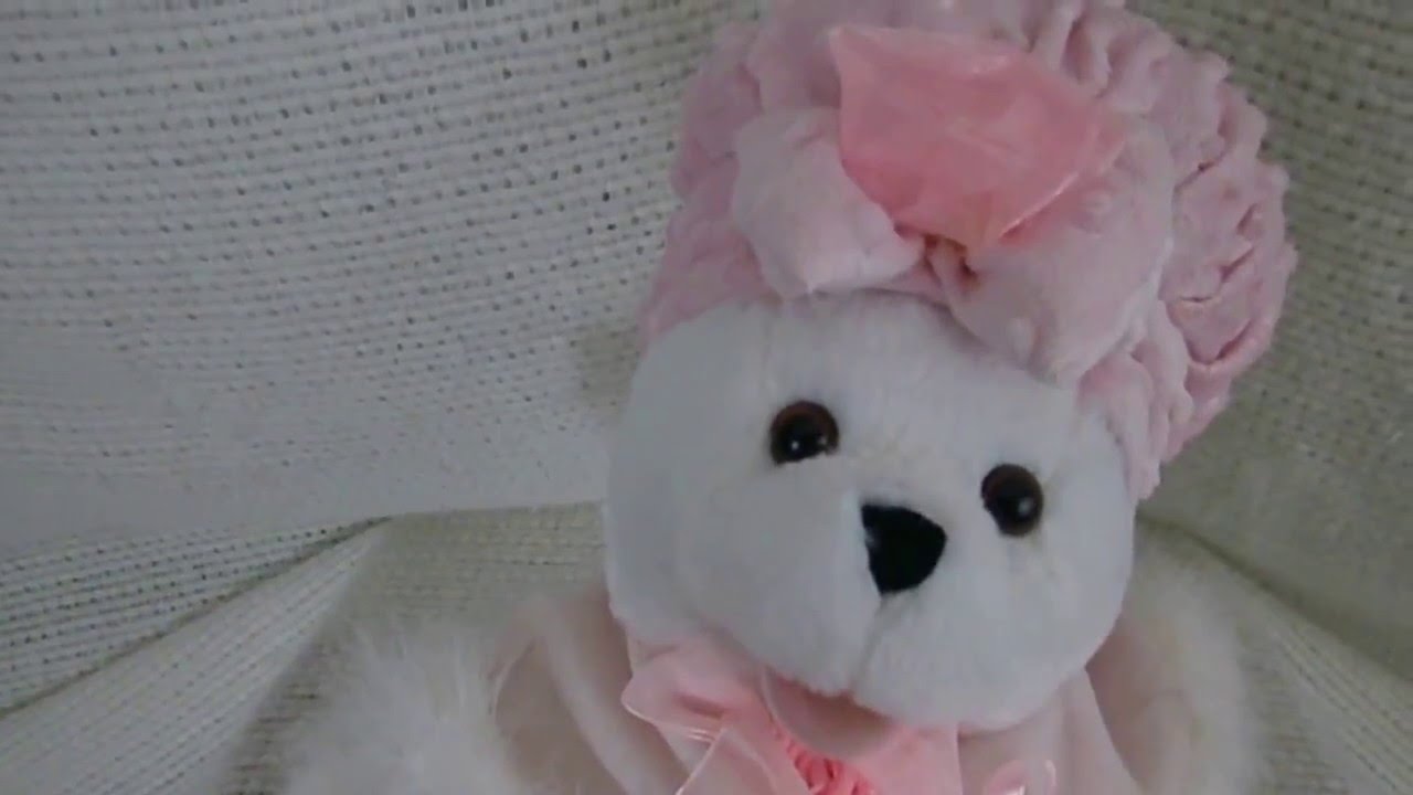 CHantilly Lane Musical Animated 19" Hope Bear sings "I Hope You Dance"