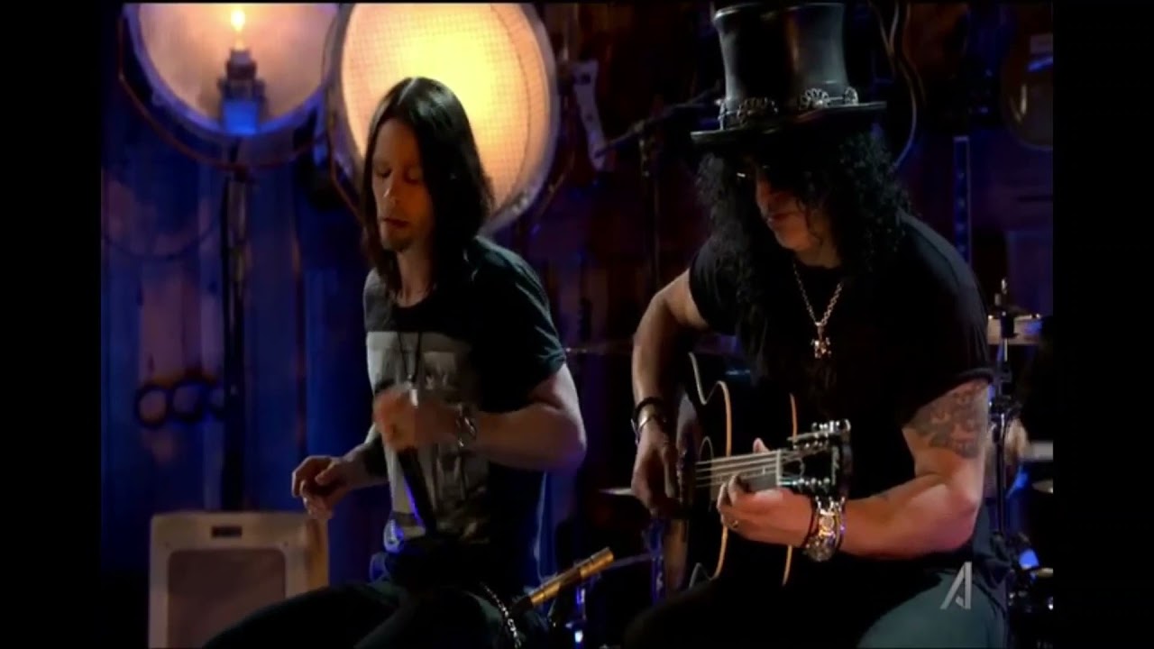 Slash, Myles Kennedy and The Conspirators - Far And Away (Live)