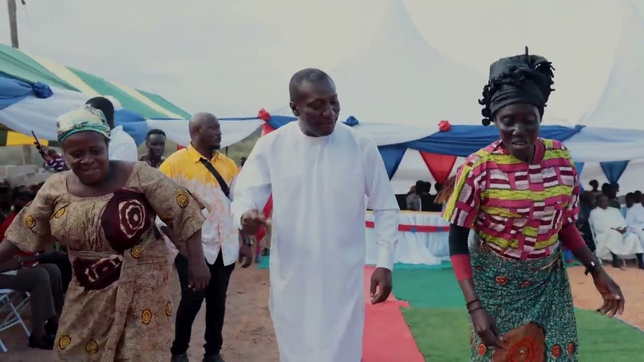 HON. ALEXANDER AFENYO-MARKIN - Display His Dancing Skills.#winneba #simpa #effutudream