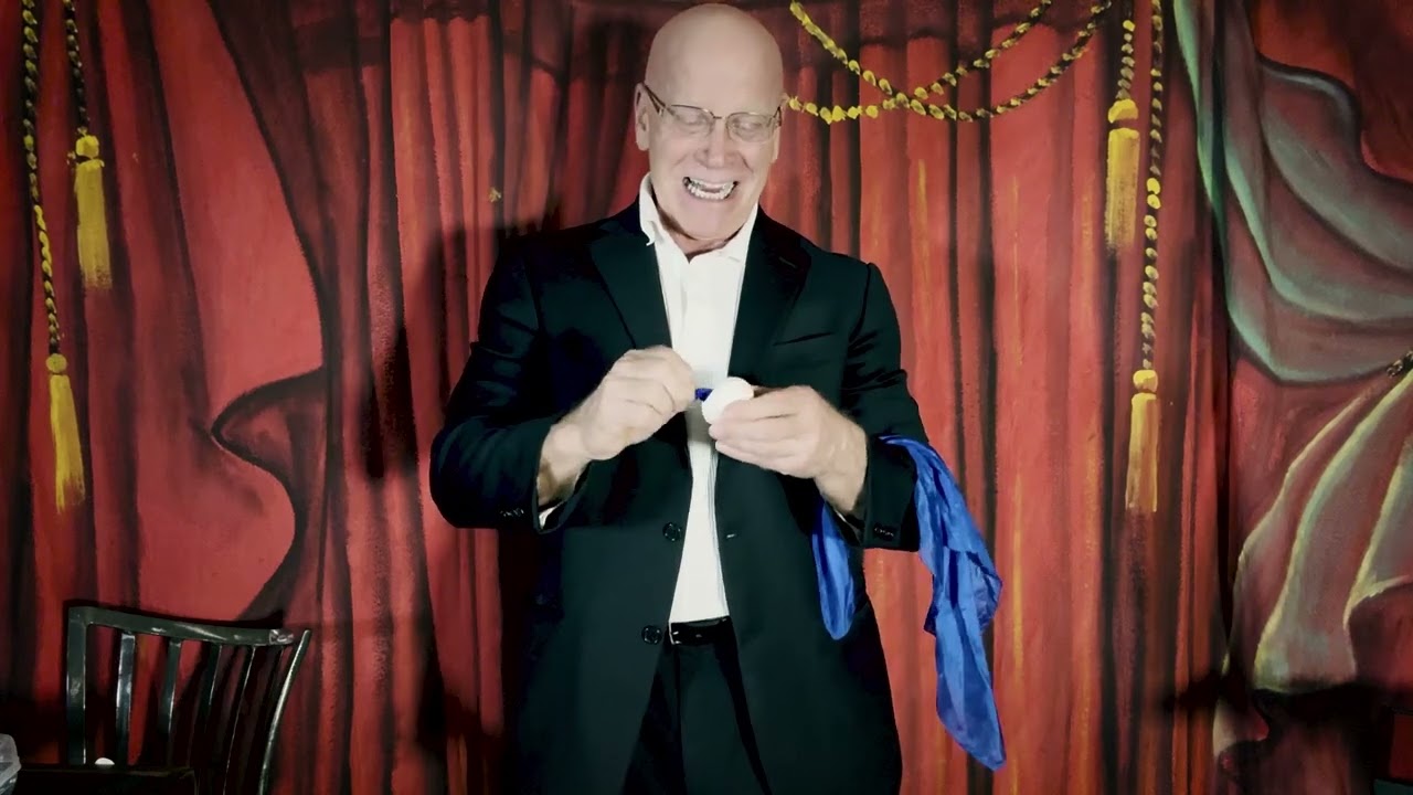 Silk to Egg by Michael Ammar & Bazar de Magia (Performance) - Bazar de Magia