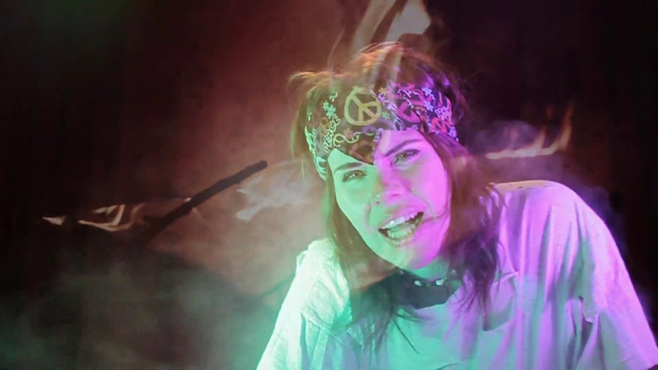 Krew zalewa świat - Anna Polowczyk (Music Video)