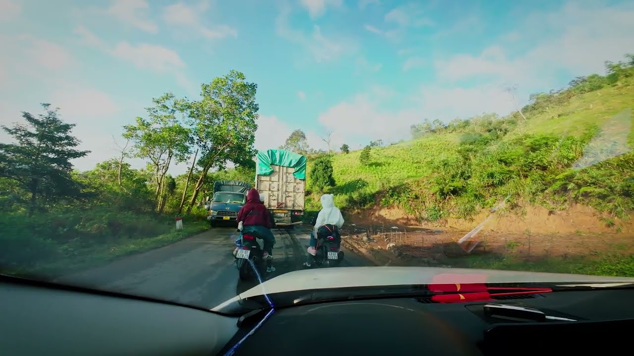 đường trên đèo Violak