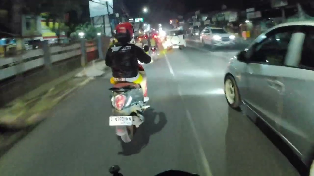 CEK SITUASI JALANAN SETELAH MALAM TAHUN BARU DI BANDUNG 