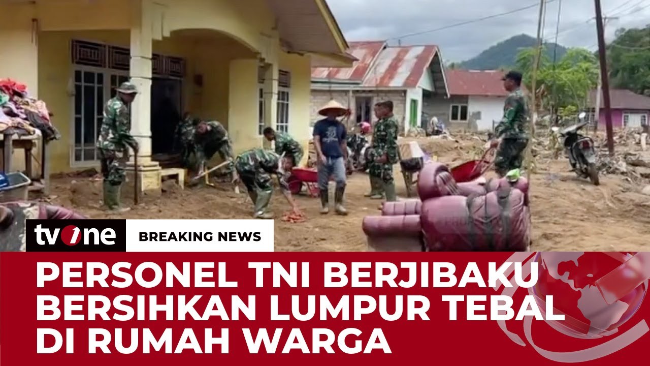 TNI Berjibaku Membantu Warga Membersihkan Material Banjir dan Lumpur | Breaking News