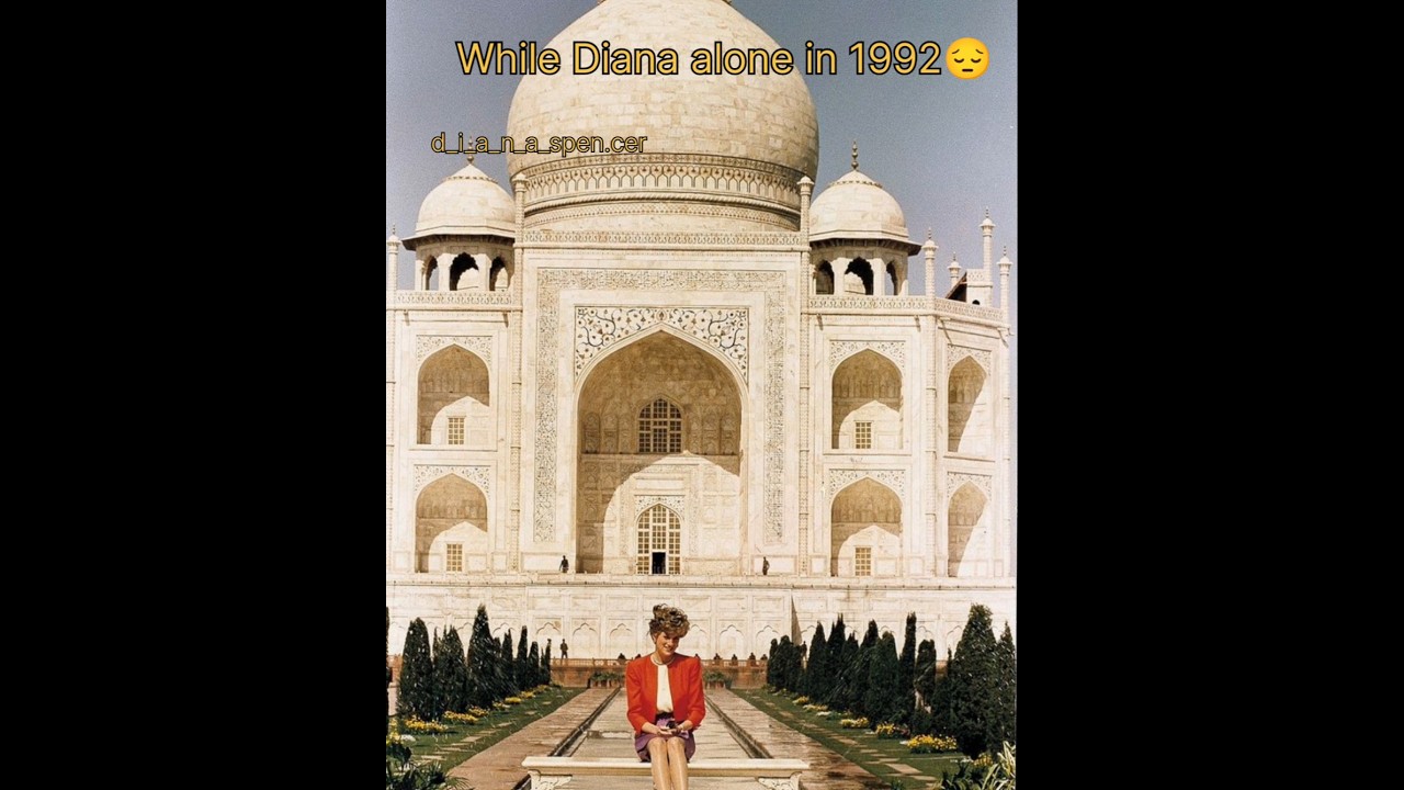 Princess Diana sits alone at Taj Mahal in India 1992🥺💔