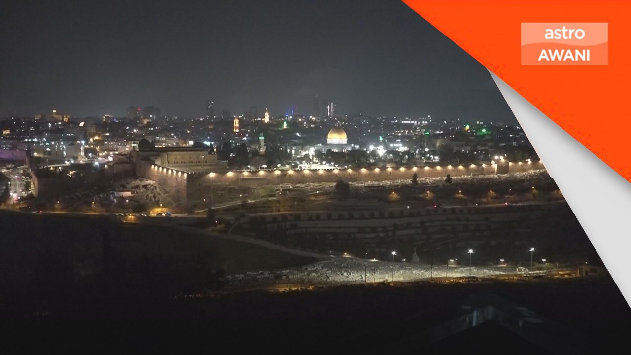 Israel masih halang akses Masjid Al-Aqsa, rakyat Palestin solat di kawasan sekitar