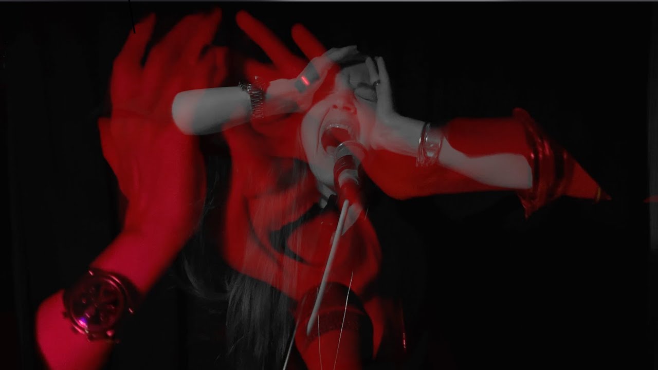 Bella Donna - Has the World Gone Mad (feat. Luci van Org)